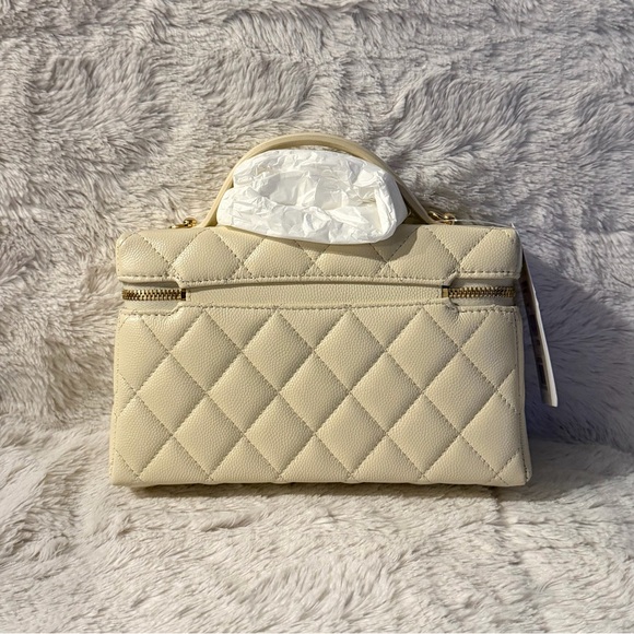 Chanel Ivory Slim Vanity minu - Picture 2 of 6